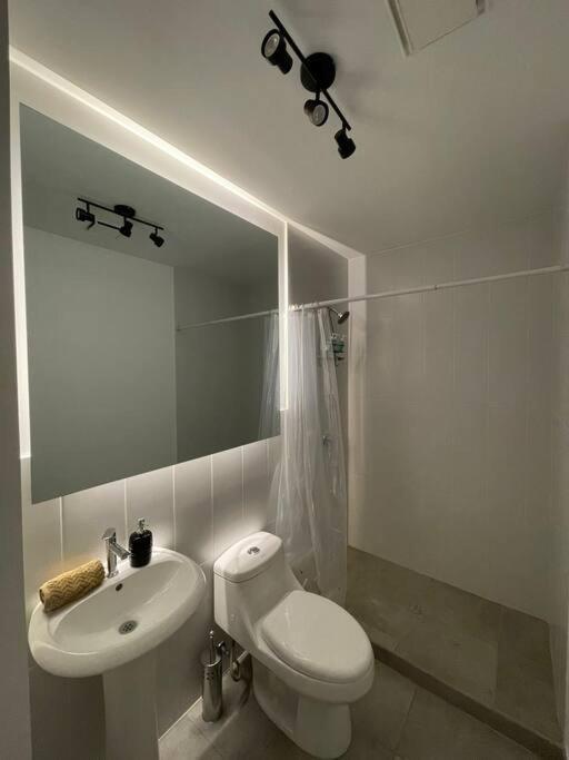 Lovely 1 Bedroom Unit With Free Parking Modra Zone 4 Гватемала Экстерьер фото